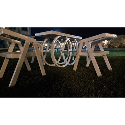 Mobilier d'Extérieur & Ambiance Nocturne
