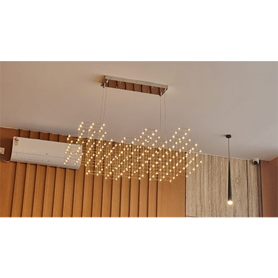 Éclairage Design & Habillage Mural Bois